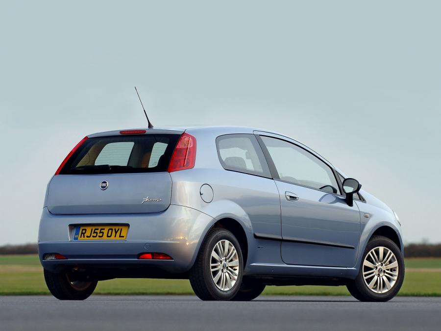  Fiat Grande Punto 3-Door 2006 года  (UK) (фото 14 из 16)